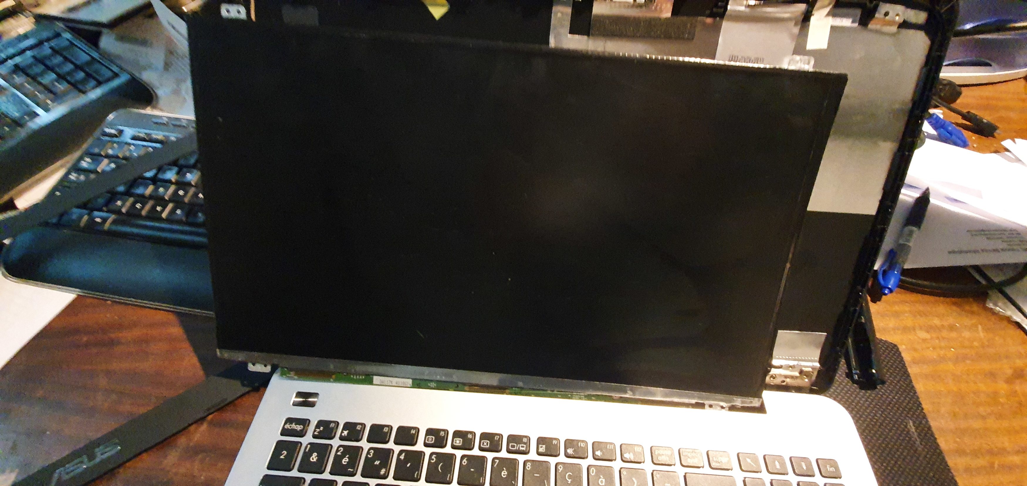 Changement dalle PC portable Asus